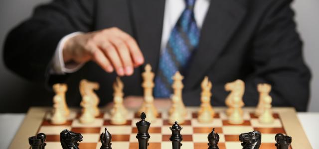 shallow focus photo of chess set by Carlos Esteves courtesy of Unsplash.